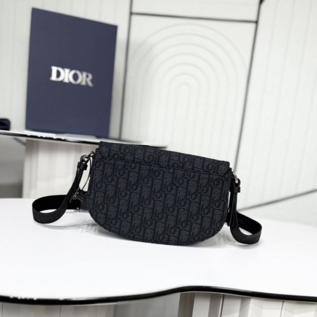 洗練された都会的な DIOR ディオール コピー ショルダーバッグ 魅力あふれる一品