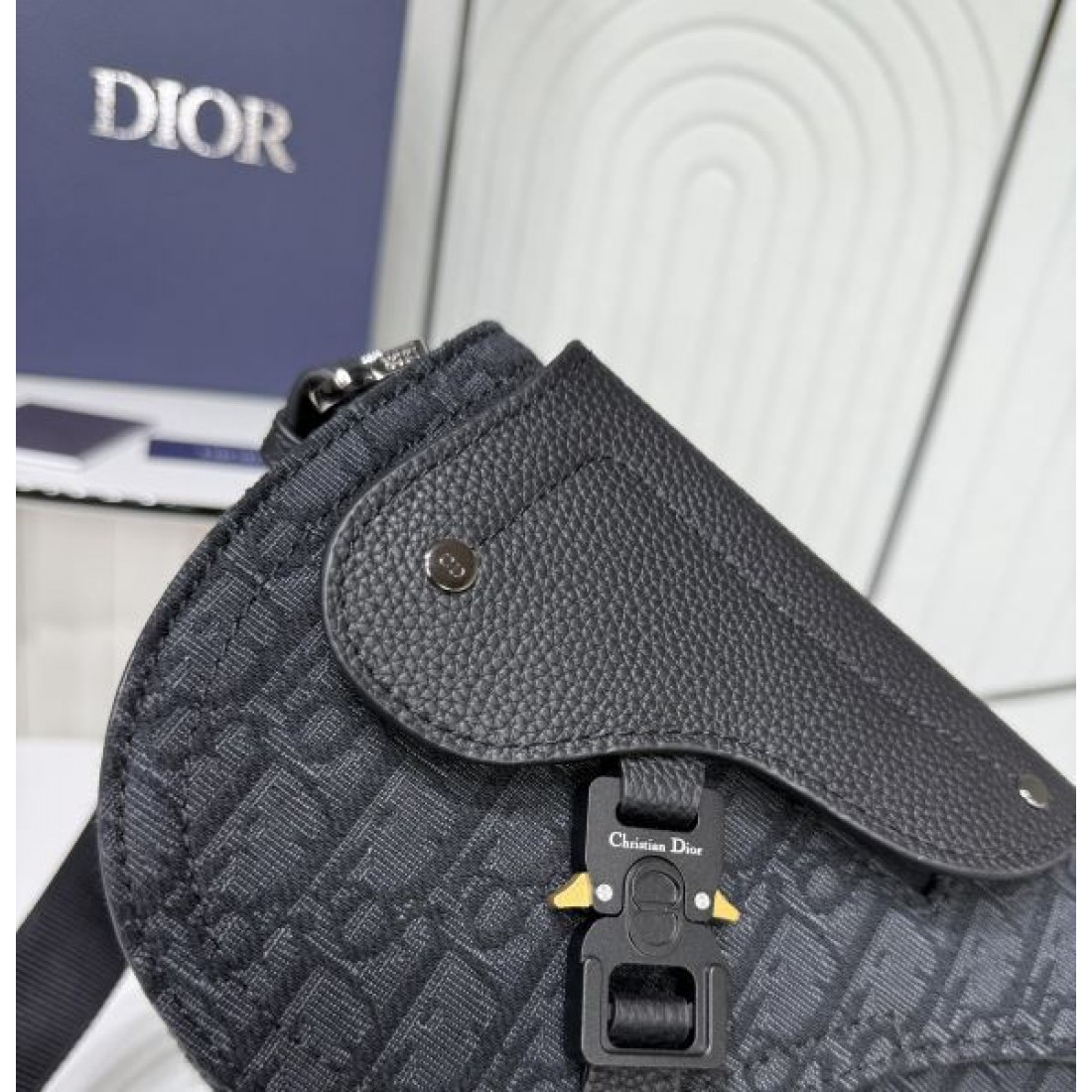 洗練された都会的な DIOR ディオール コピー ショルダーバッグ 魅力あふれる一品