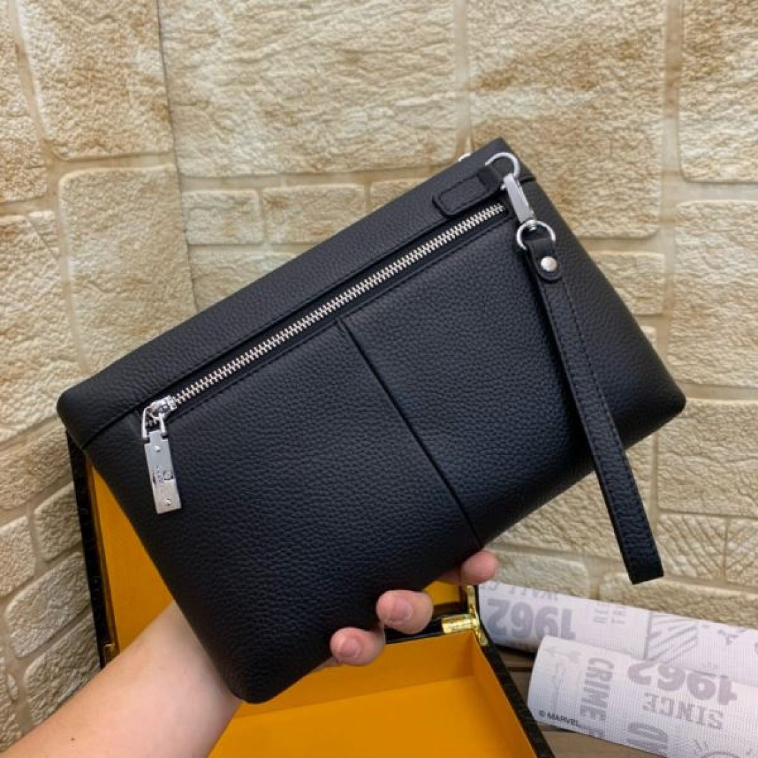 GUCCI グッチ コピー クラッチバッグ エレガントで都会的な印象をプラス