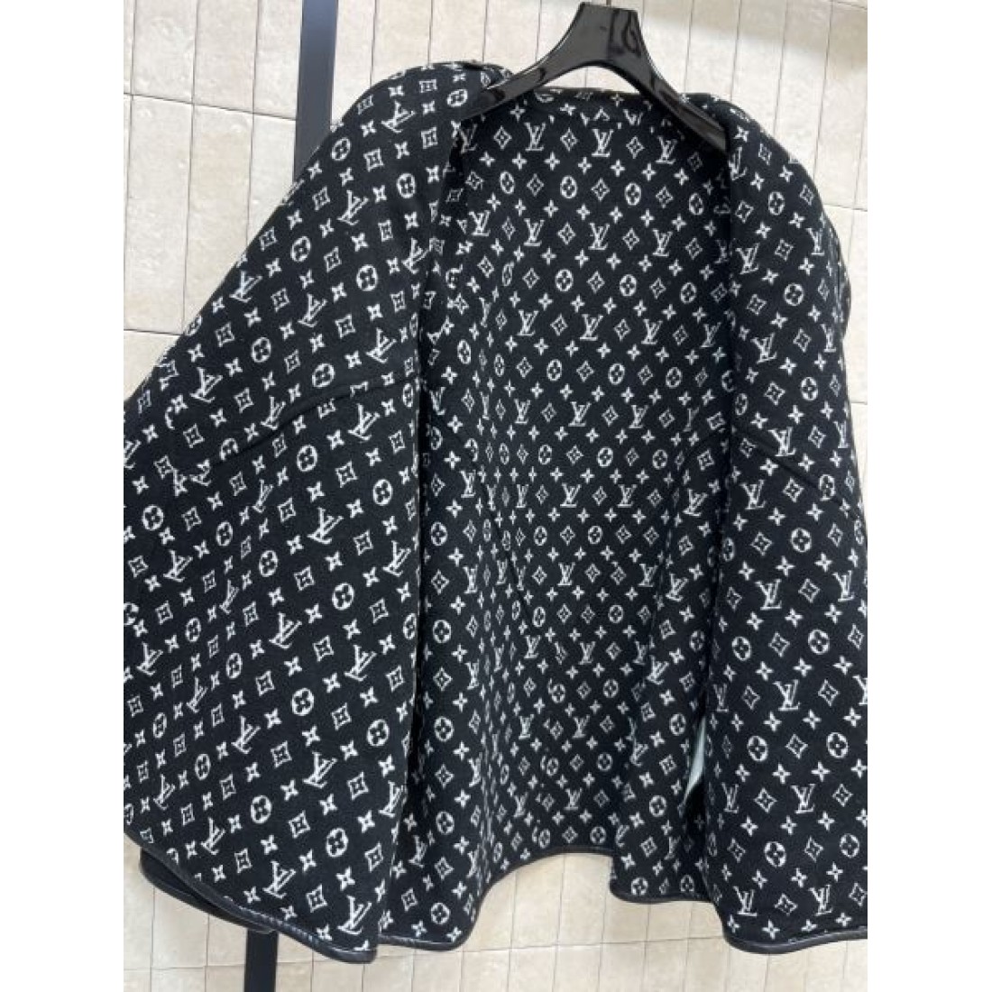 クラシカル LOUIS VUITTON エレガント 人気 レディース ルイヴィトン コピー ポンチョコート