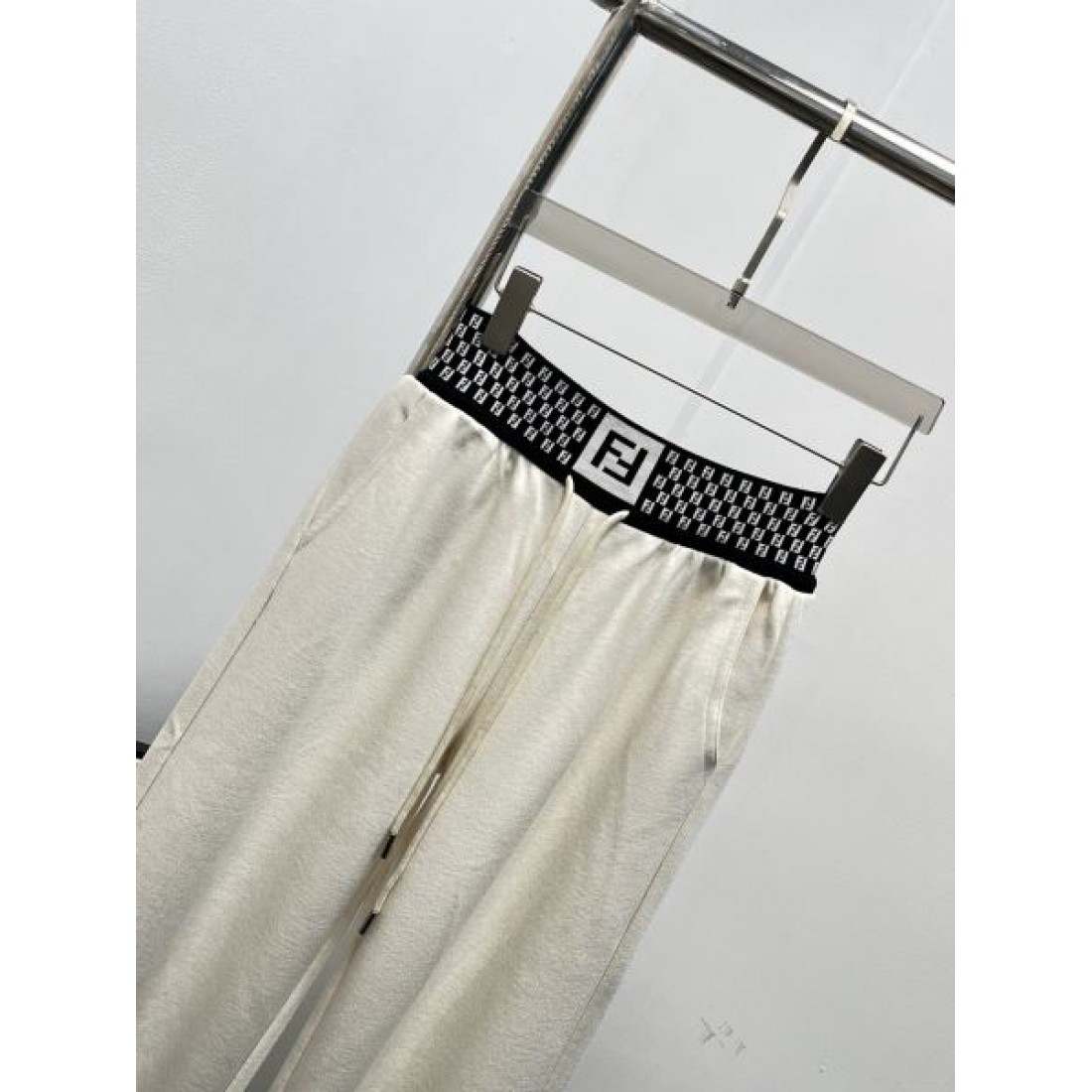 高級 スタイリッシュ FENDI モード フェンディ コピー ワイドパンツ