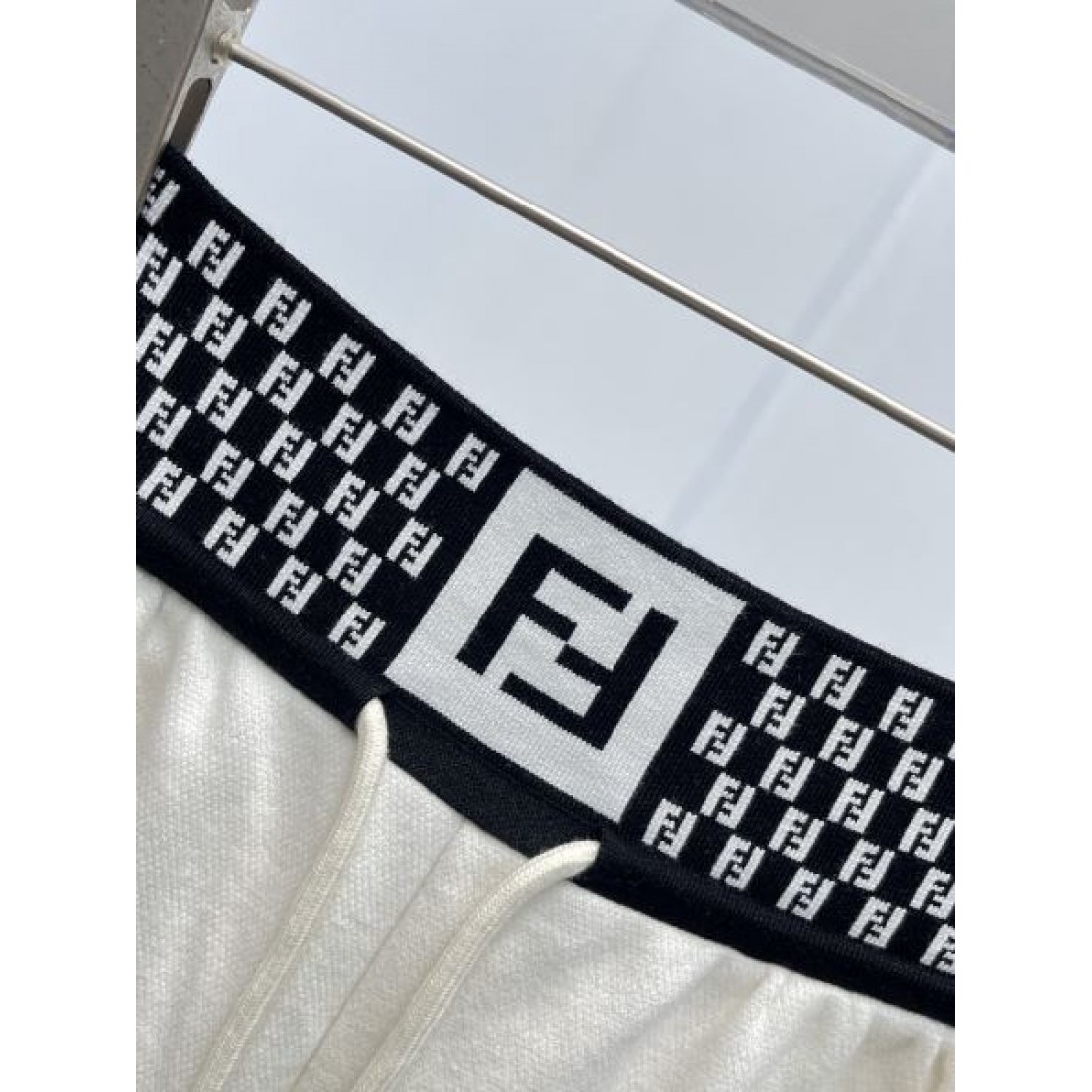 高級 スタイリッシュ FENDI モード フェンディ コピー ワイドパンツ