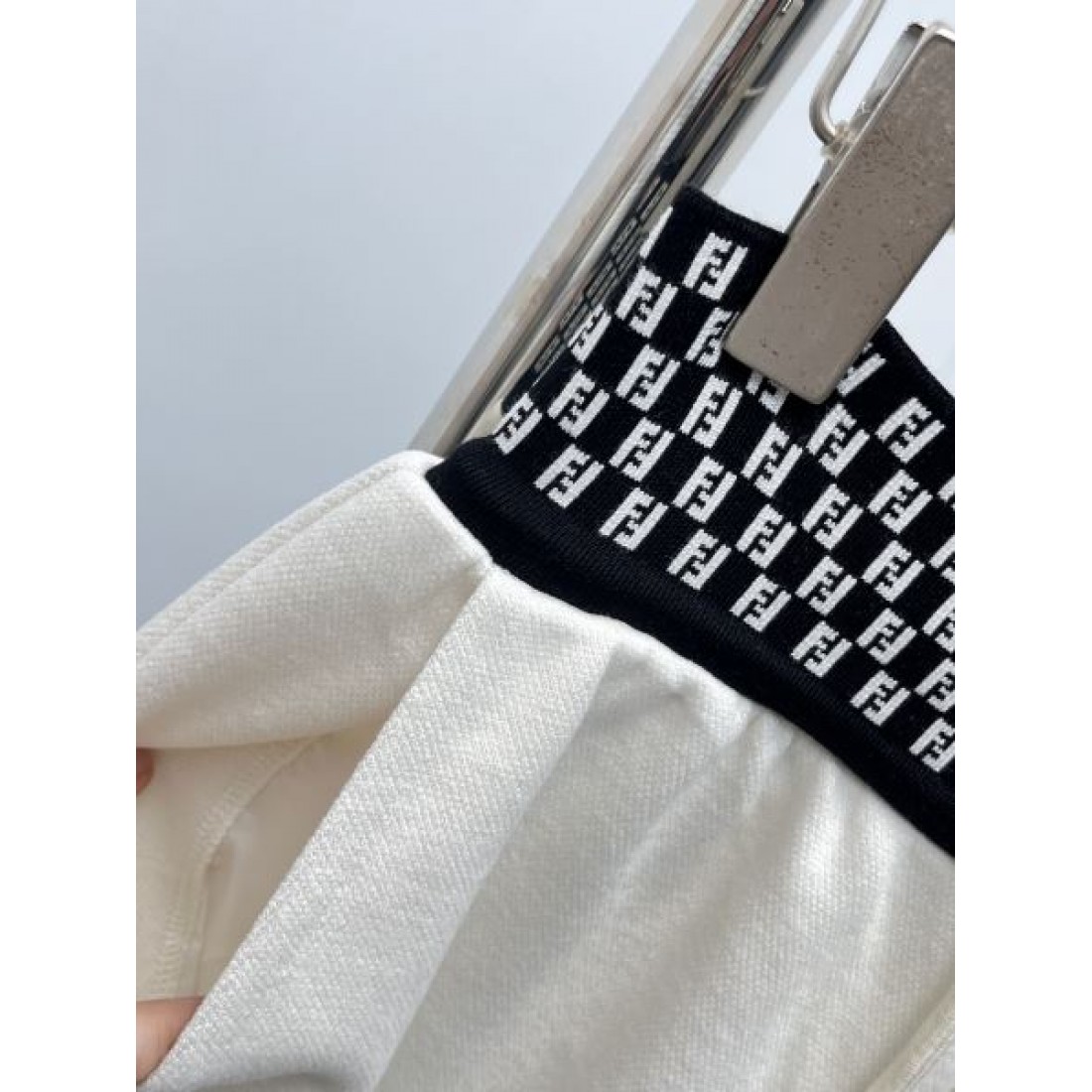 高級 スタイリッシュ FENDI モード フェンディ コピー ワイドパンツ