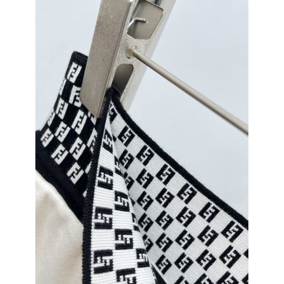 高級 スタイリッシュ FENDI モード フェンディ コピー ワイドパンツ