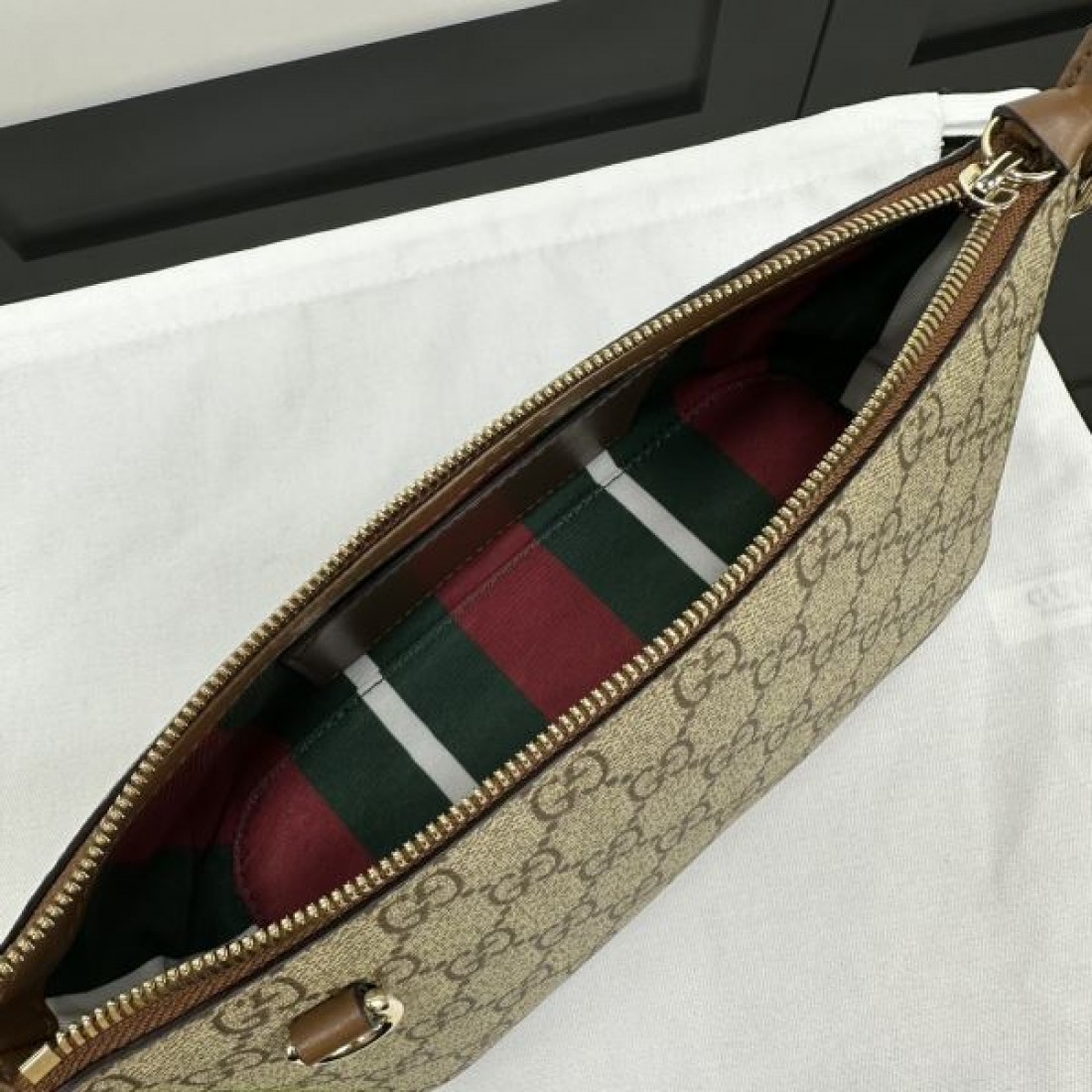 上品 シンプル ラグジュアリーな GUCCI グッチ コピー トートバッグ 実用的 美しい かわいい