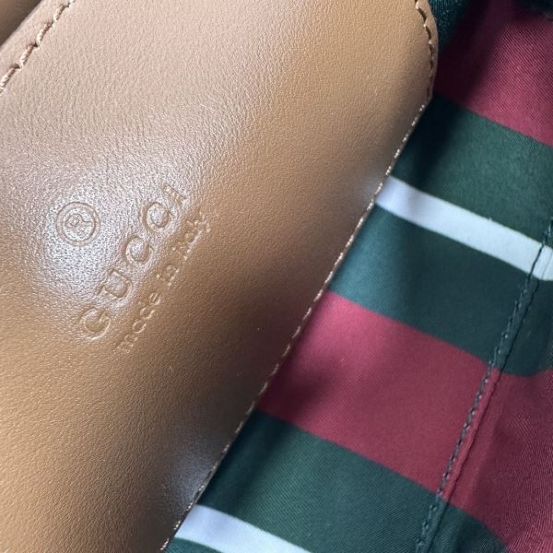 上品 シンプル ラグジュアリーな GUCCI グッチ コピー トートバッグ 実用的 美しい かわいい