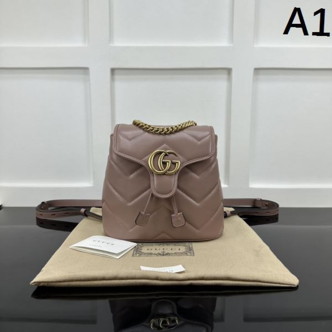 クラシック 高級感のある スタイリッシュな GUCCI グッチ コピー バックパック 実用的 おしゃれ