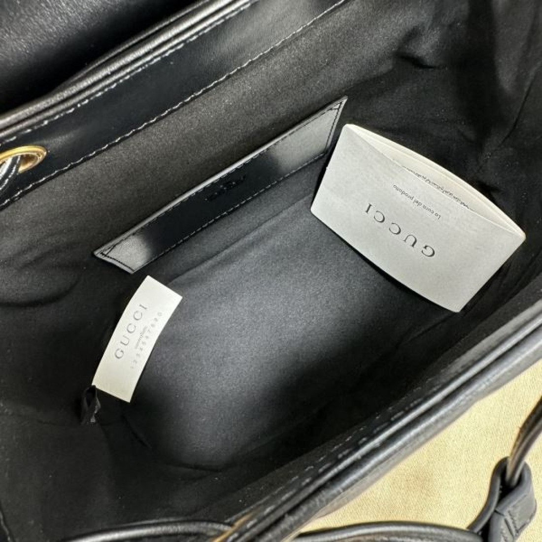 クラシック 高級感のある スタイリッシュな GUCCI グッチ コピー バックパック 実用的 おしゃれ