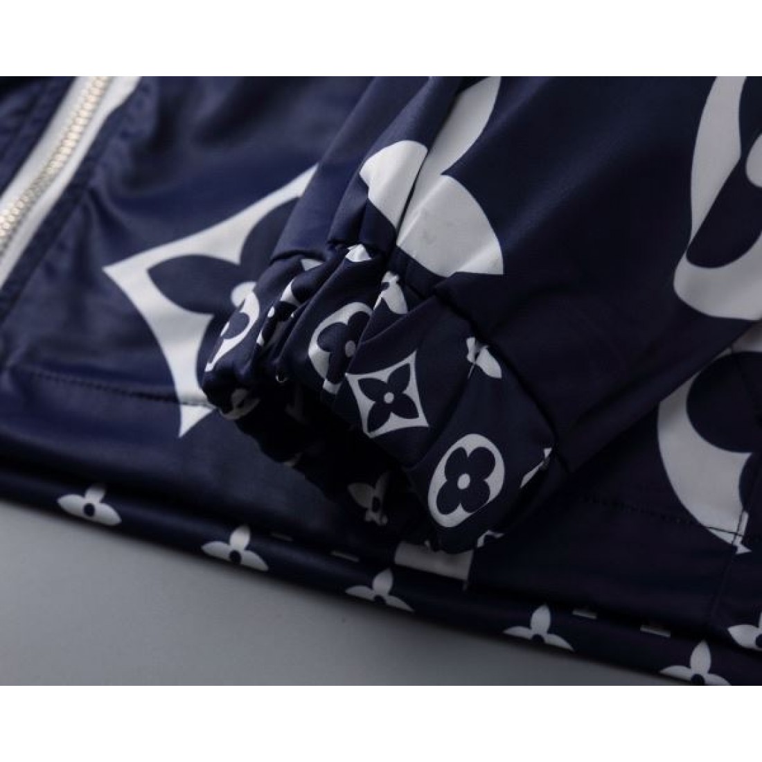 モード ラグジュアリー 上質 LOUIS VUITTON ルイヴィトン コピー コート トレンド シック 