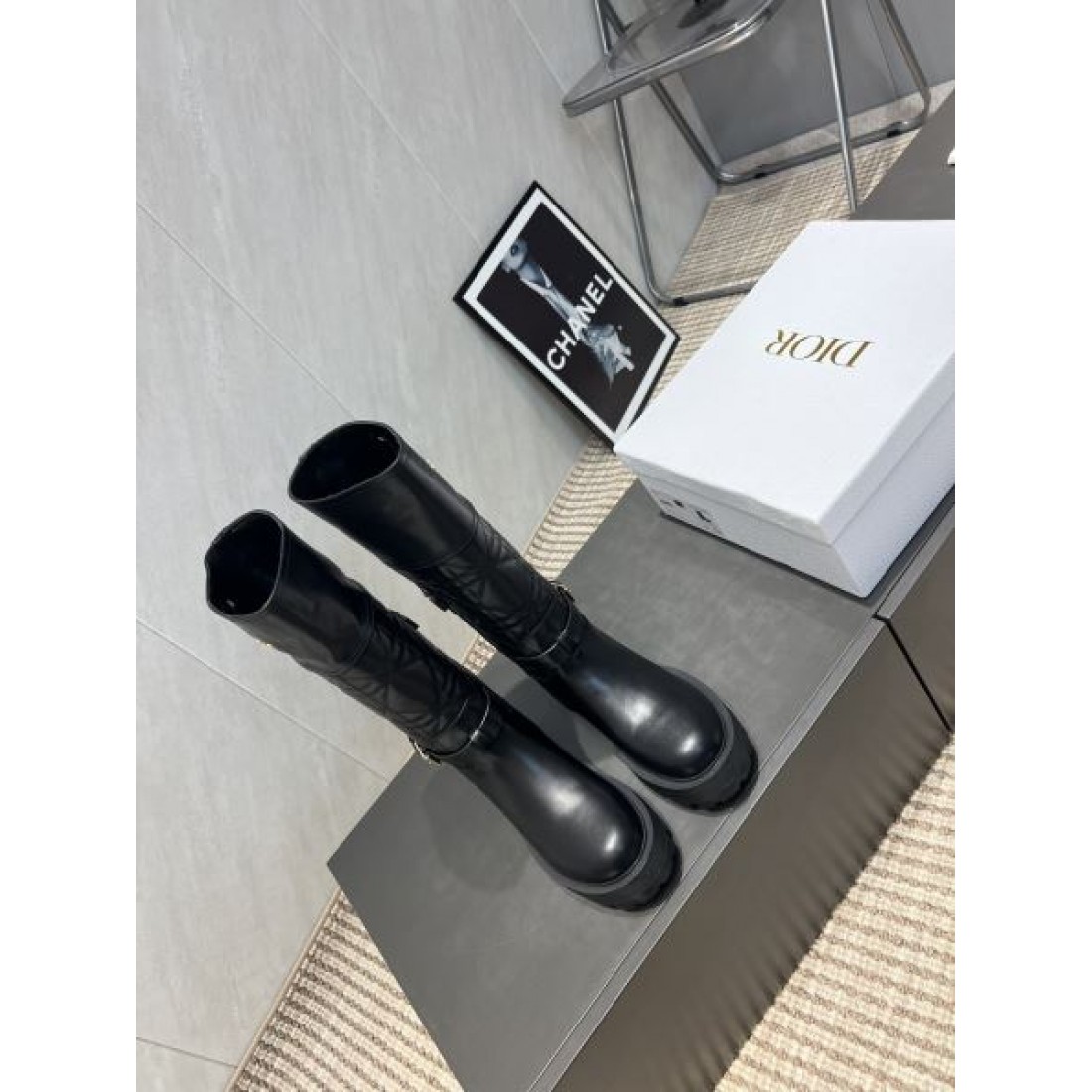 冬の装いに 高品質な ディオール DIOR スーパーコピー ブーツ 人気急上昇の