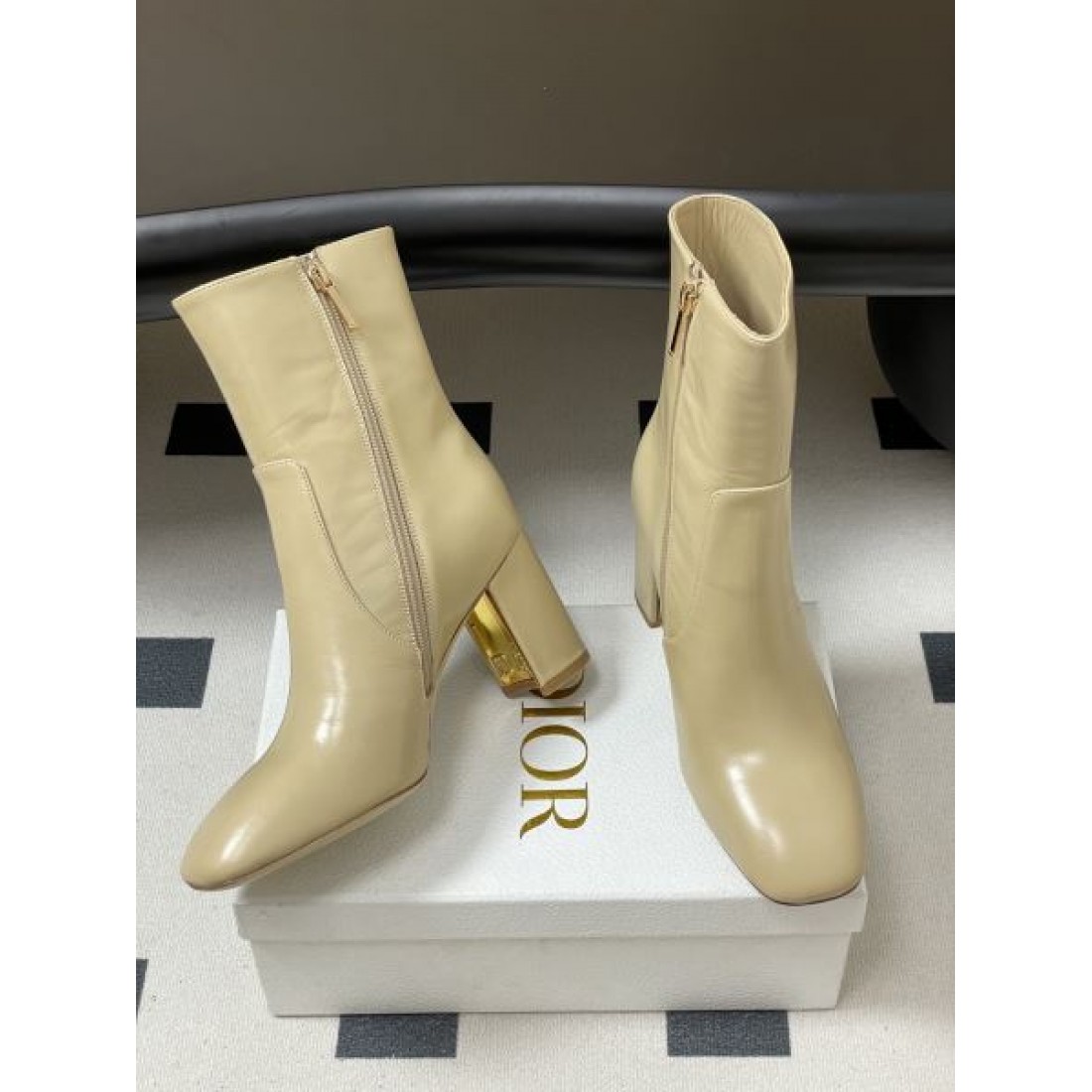 秋冬人気 最新作の ディオール DIOR スーパーコピー ブーツ 品質保証の