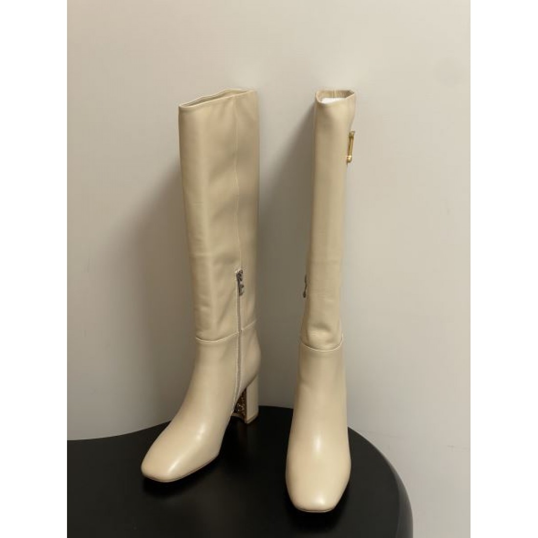 秋冬の注目作 洗練された ディオール DIOR スーパーコピー ブーツ 高級感のある