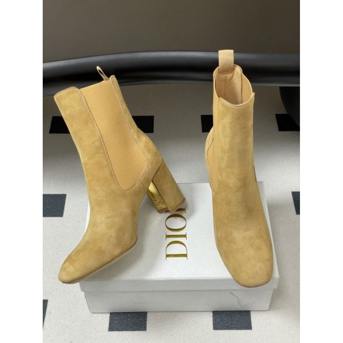 冬の定番 上品な ディオール DIOR スーパーコピー ブーツ スタイリッシュな