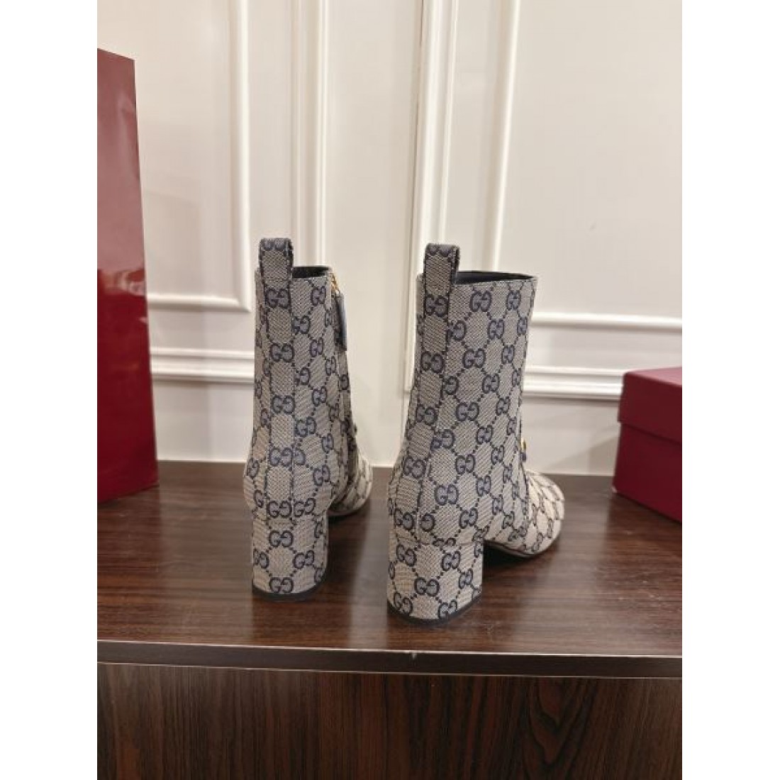 高品質 精巧 GUCCI グッチ スーパーコピー ブーツ 人気急上昇 2025AW注目アイテム