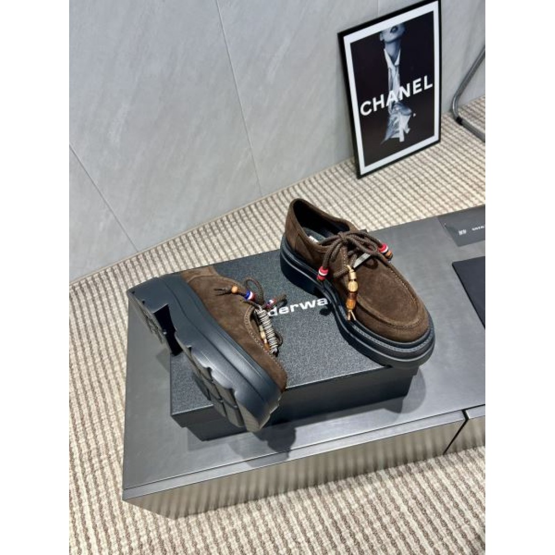 エッジの効いた ストリートな クリーンな ALEXANDER WANG アレキサンダーワン コピー カジュアルシューズ 