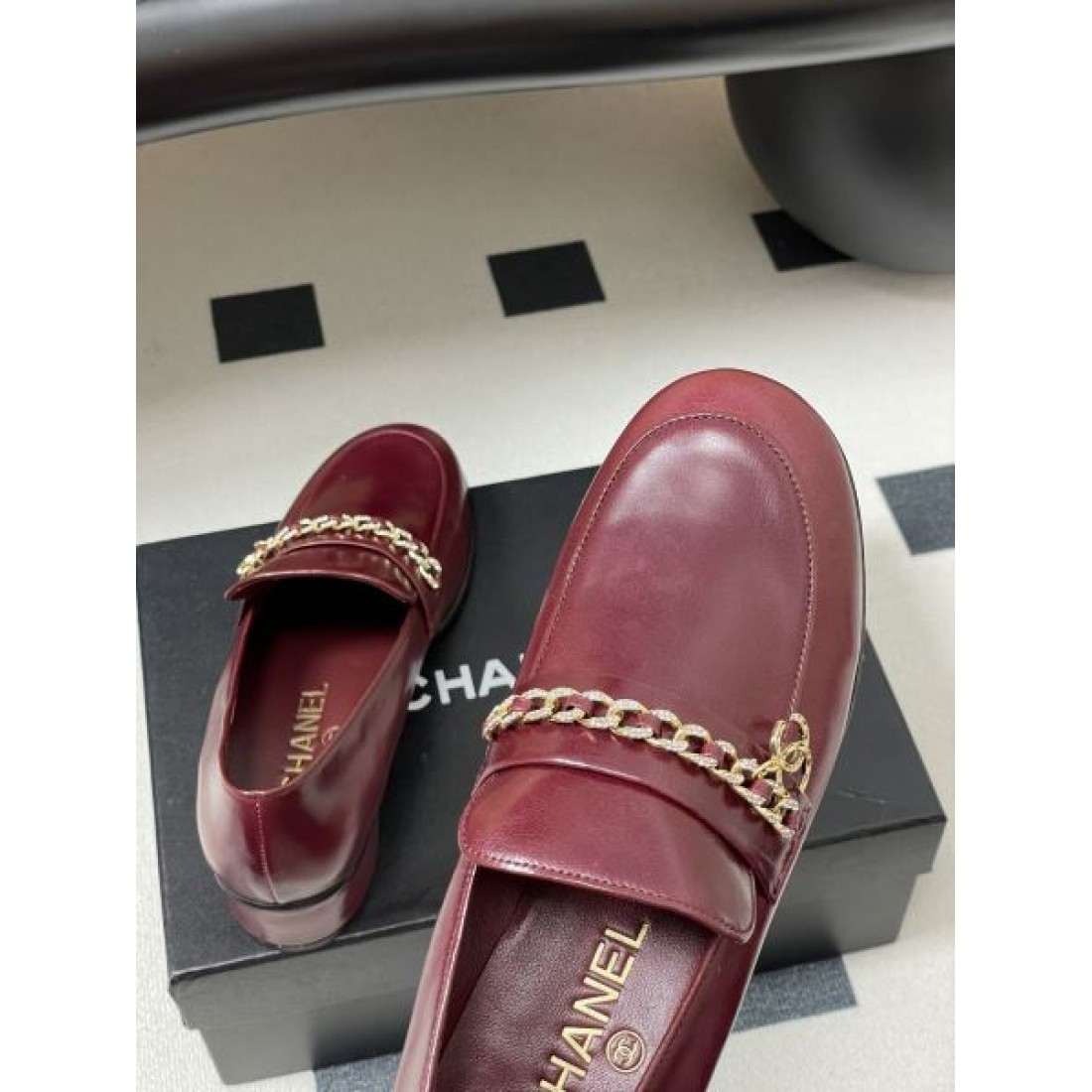 ラグジュアリーな 至高の 繊細な CHANEL シャネル コピー カジュアルシューズ 華やかな 可愛らしい 