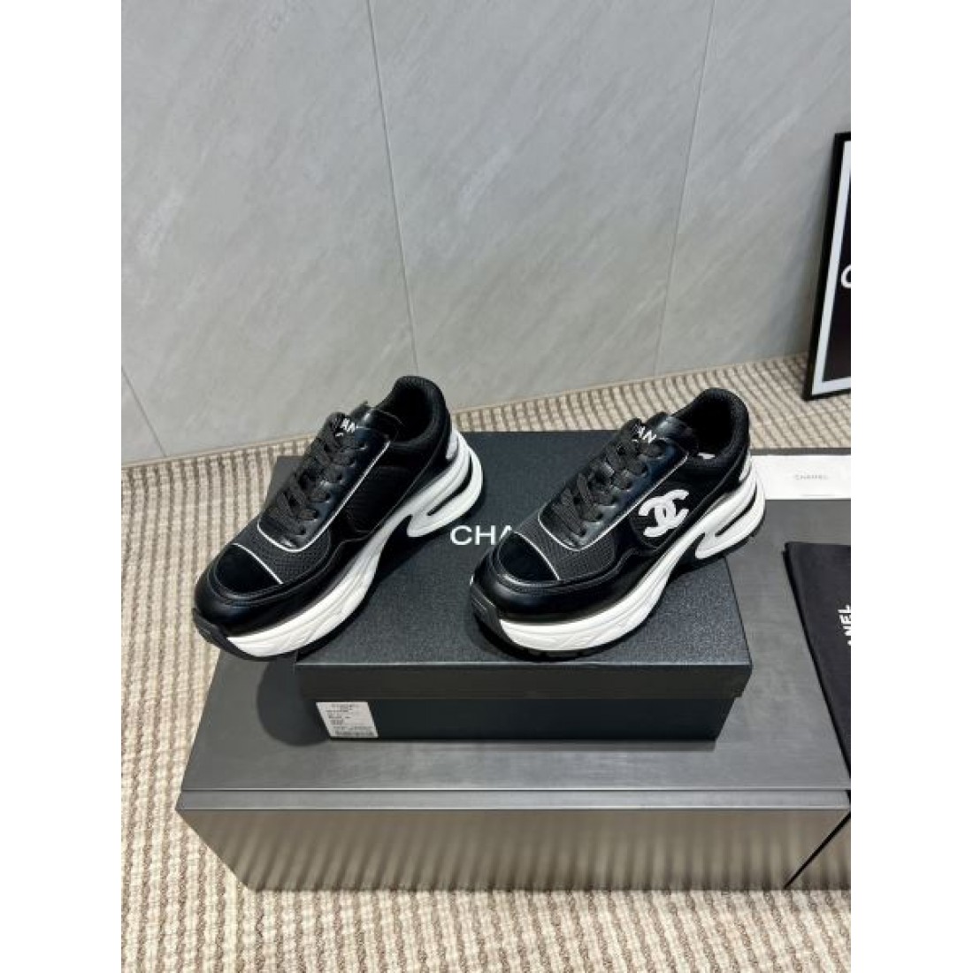 モダンな 気品あふれる スタイリッシュな CHANEL シャネル コピー カジュアルシューズ 