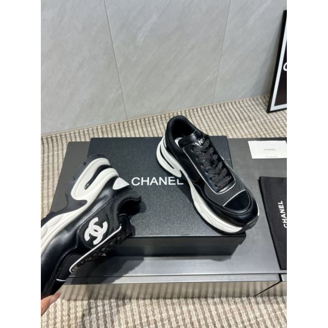 モダンな 気品あふれる スタイリッシュな CHANEL シャネル コピー カジュアルシューズ 