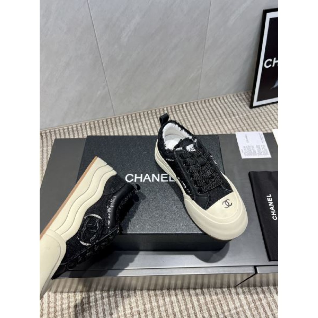 典雅な ミニマルな 光沢ある CHANEL シャネル コピー カジュアルシューズ シックな 