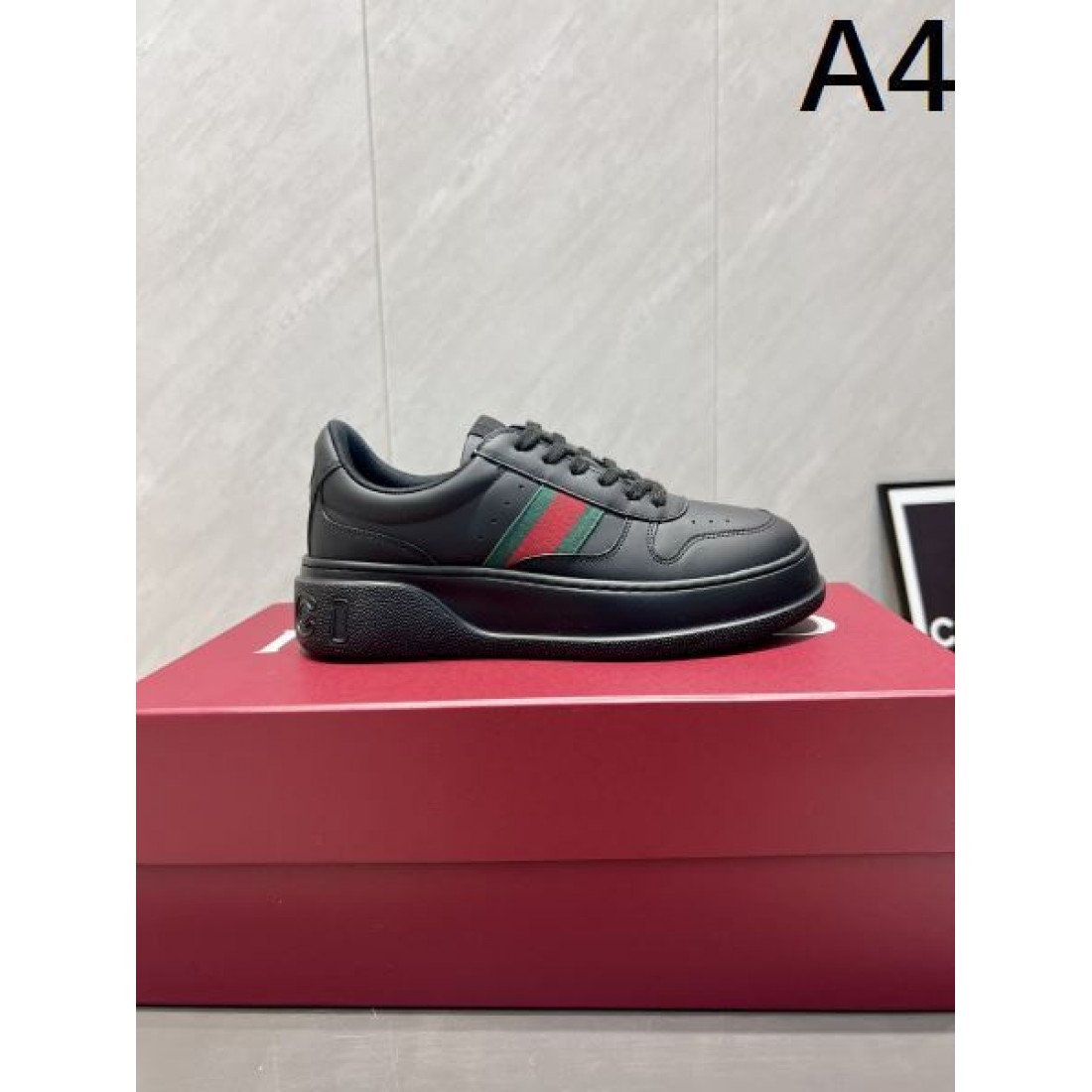 独創的な 斬新な 大胆な GUCCI グッチ コピー カジュアルシューズ 魅惑的な クールな