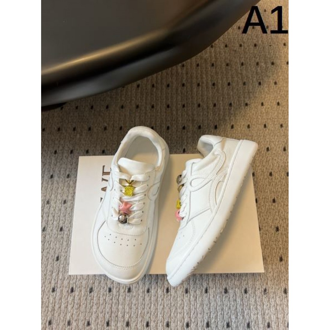 芸術的な ポエティックな 個性的な LOEWE ロエベ コピー カジュアルシューズ 独創的な