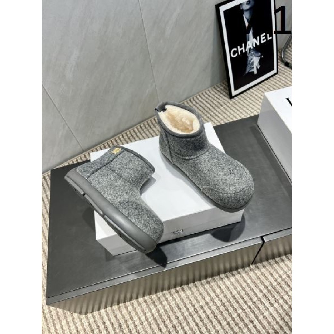 革新的な 知的な 都会的な LOEWE ロエベ コピー カジュアルシューズ しなやかな 味わい深い