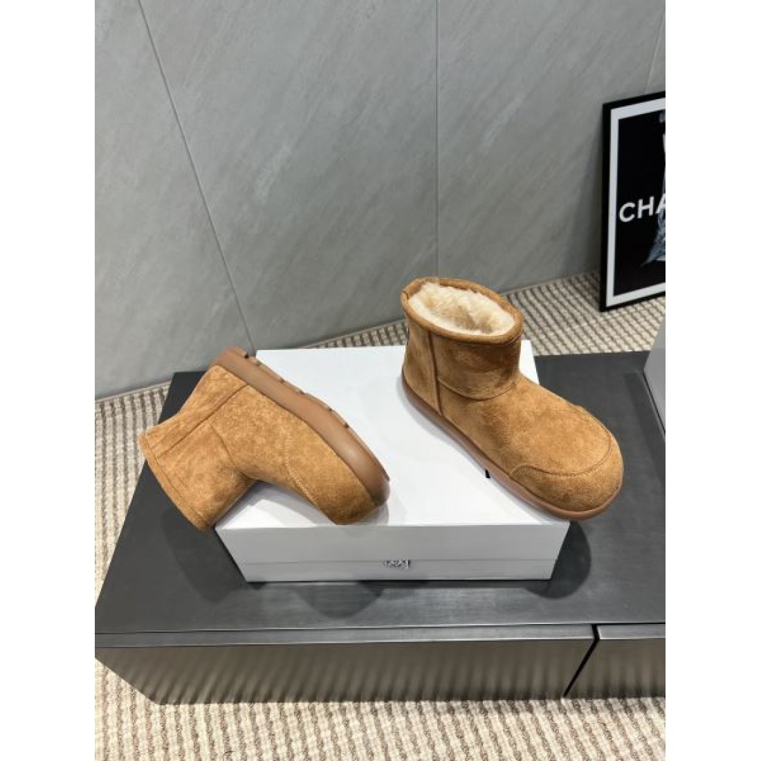 革新的な 知的な 都会的な LOEWE ロエベ コピー カジュアルシューズ しなやかな 味わい深い