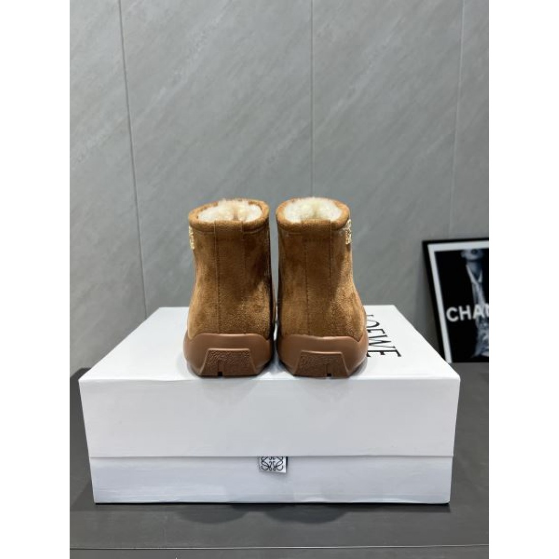 革新的な 知的な 都会的な LOEWE ロエベ コピー カジュアルシューズ しなやかな 味わい深い