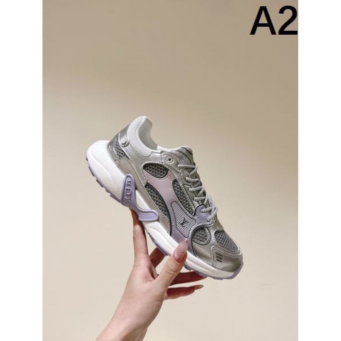 高級感 端正 モードな LOUIS VUITTON ルイヴィトン コピー スニーカー スタイリッシュ 快適 