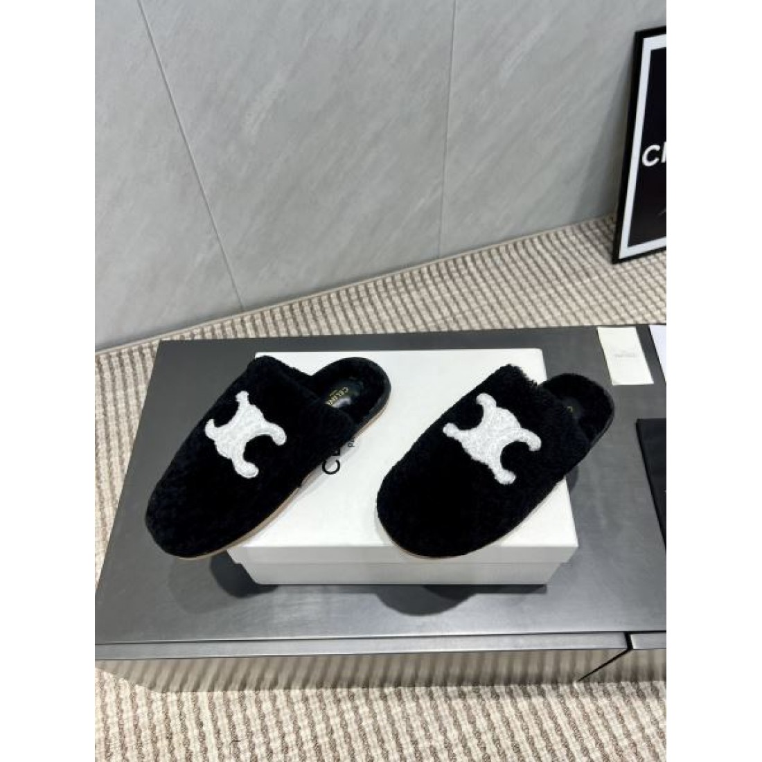 上品 なめらか 贅沢 セリーヌ CELINE コピー ファースリッパ 優雅 柔らか 心地よい