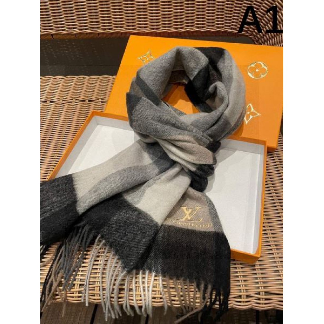 高級感 定番 ルイ・ヴィトン LOUIS VUITTON コピー スカーフ 気品 エレガント