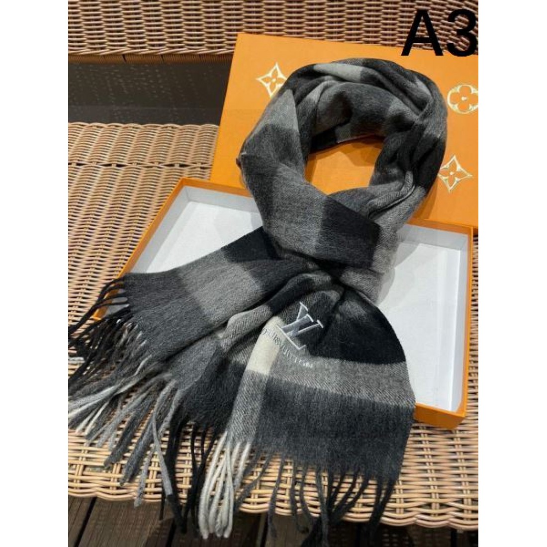 高級感 定番 ルイ・ヴィトン LOUIS VUITTON コピー スカーフ 気品 エレガント