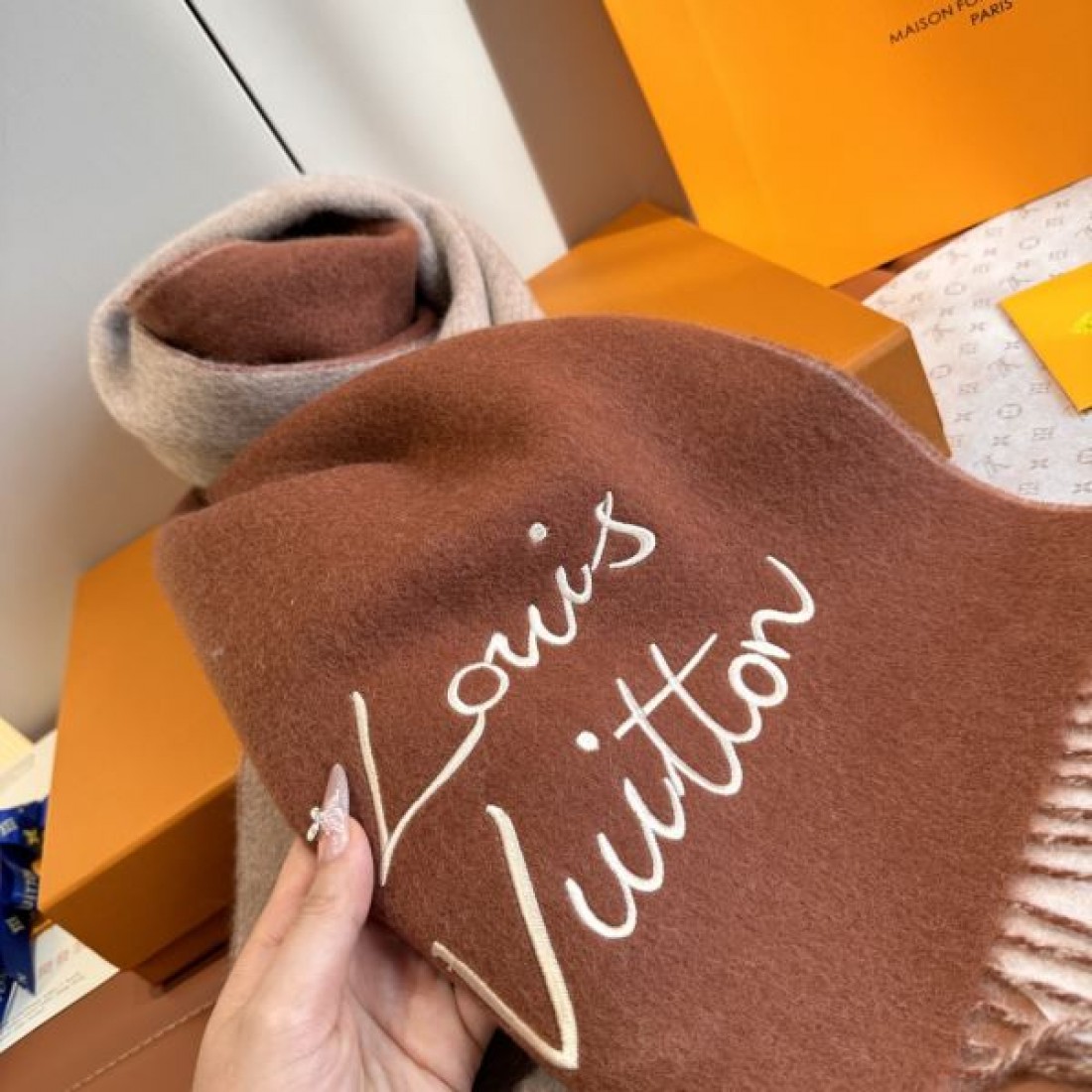 華やか 上質 ルイ・ヴィトン LOUIS VUITTON コピー スカーフ 洗練 人気