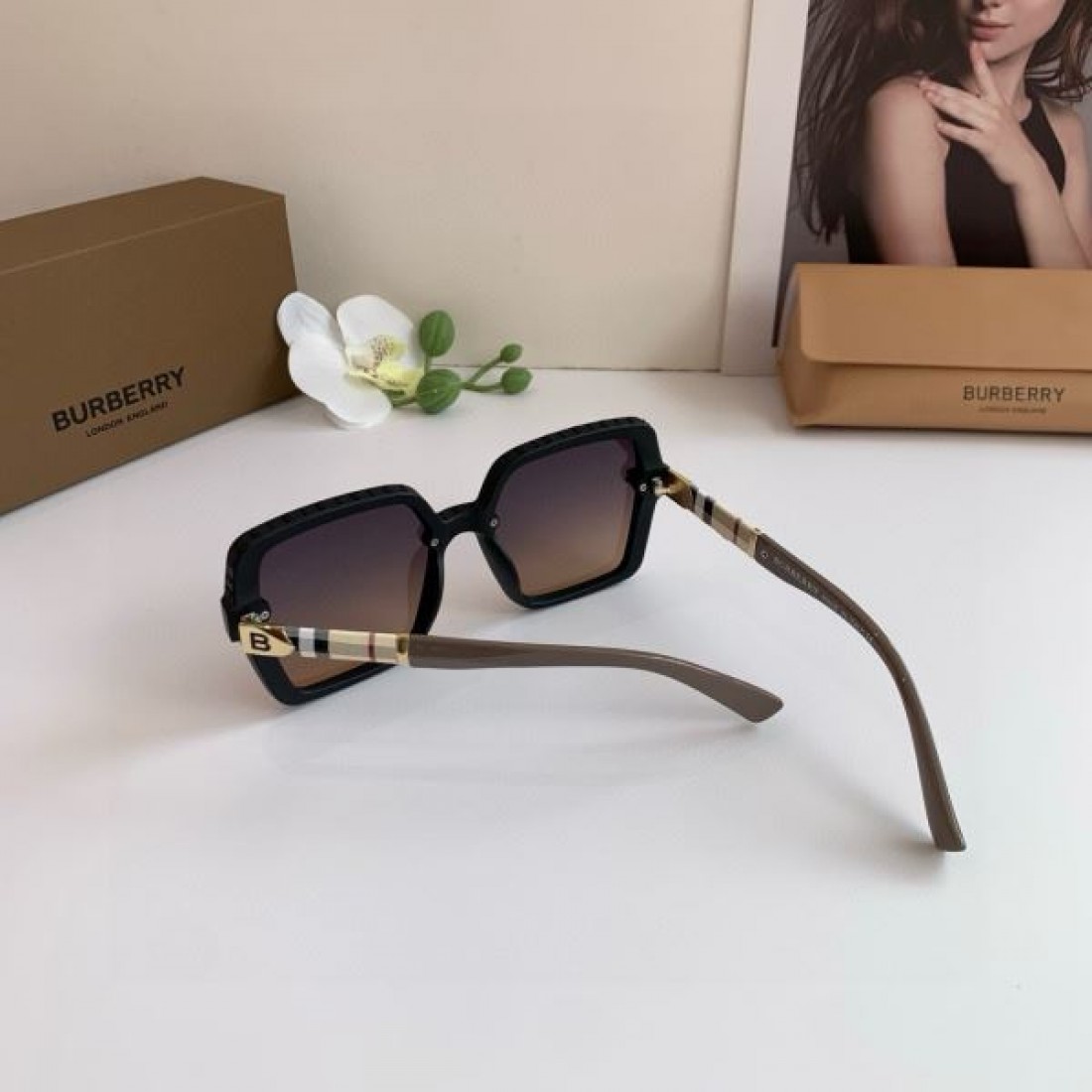 トラディショナル チェック バーバリー BURBERRY コピー サングラス 英国 風格