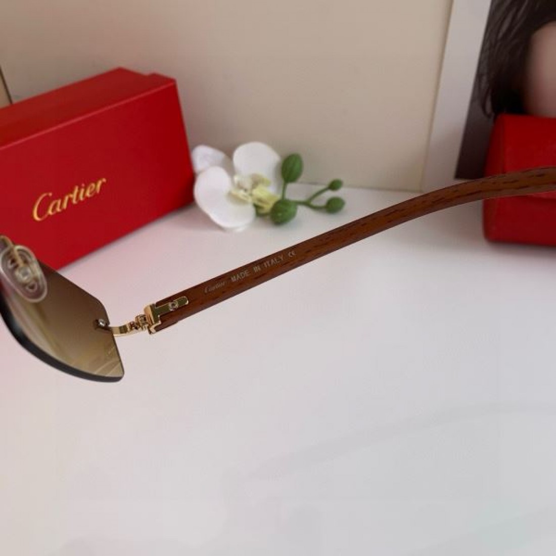 クラシック エンブレム カルティエ CARTIER コピー サングラス 由緒 格式