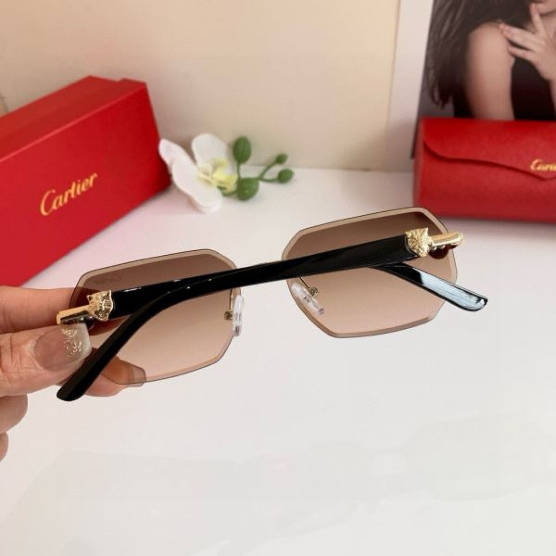 パンサー ラグジュアリー カルティエ CARTIER コピー サングラス 威厳 華麗