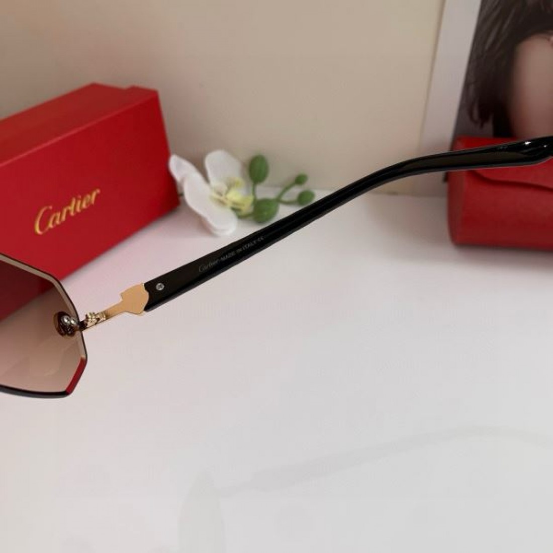 パンサー ラグジュアリー カルティエ CARTIER コピー サングラス 威厳 華麗