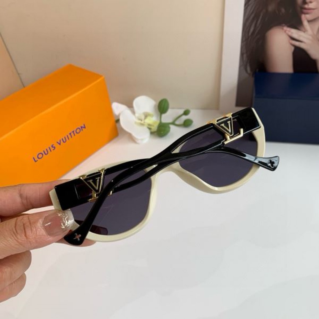 モノクロな ミニマルな モダンな LOUIS VUITTON ルイヴィトン コピー サングラス クールな 知的で シャープな