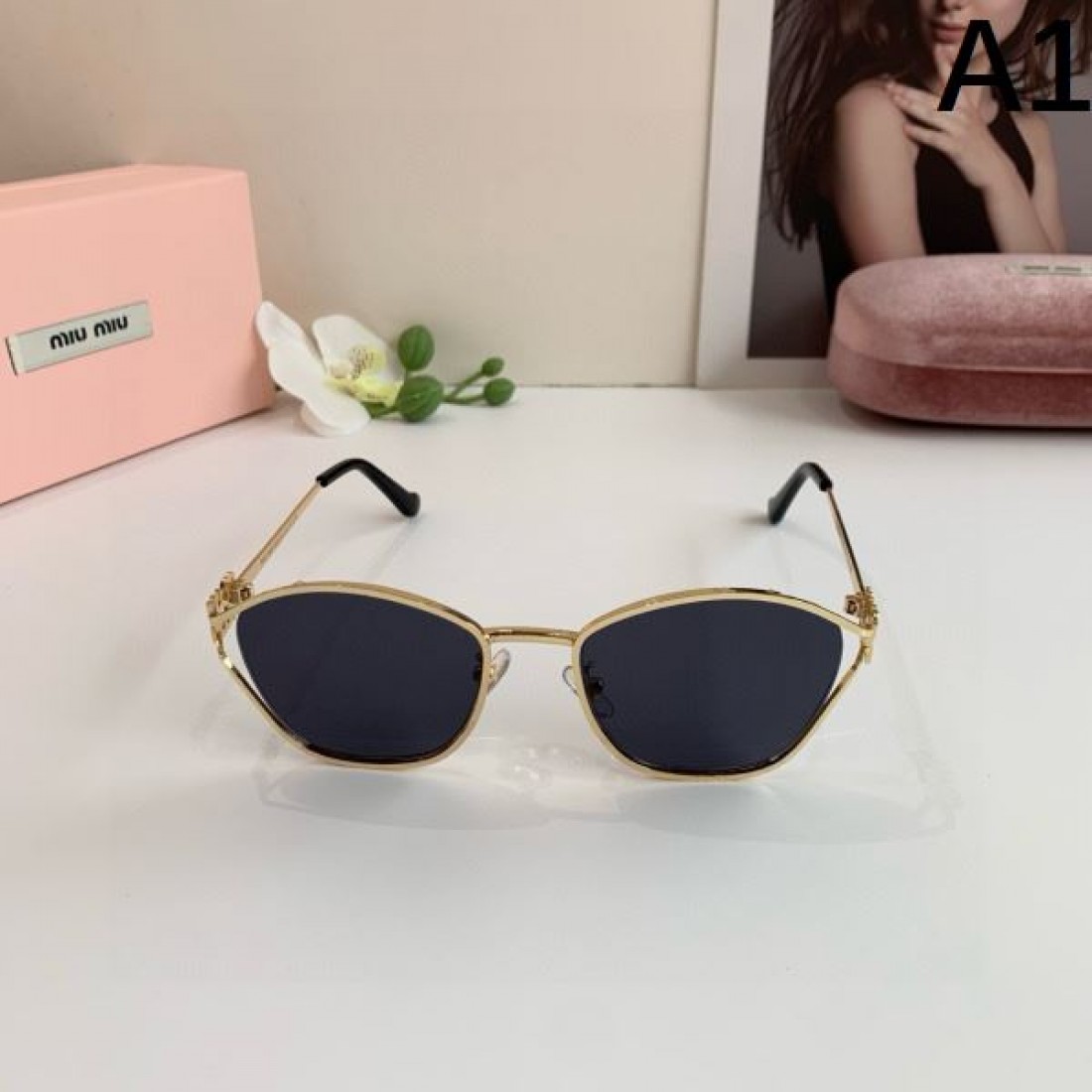 アーリーな クリアな 軽快な MIU MIU ミュウミュウ コピー サングラス 透明感のある