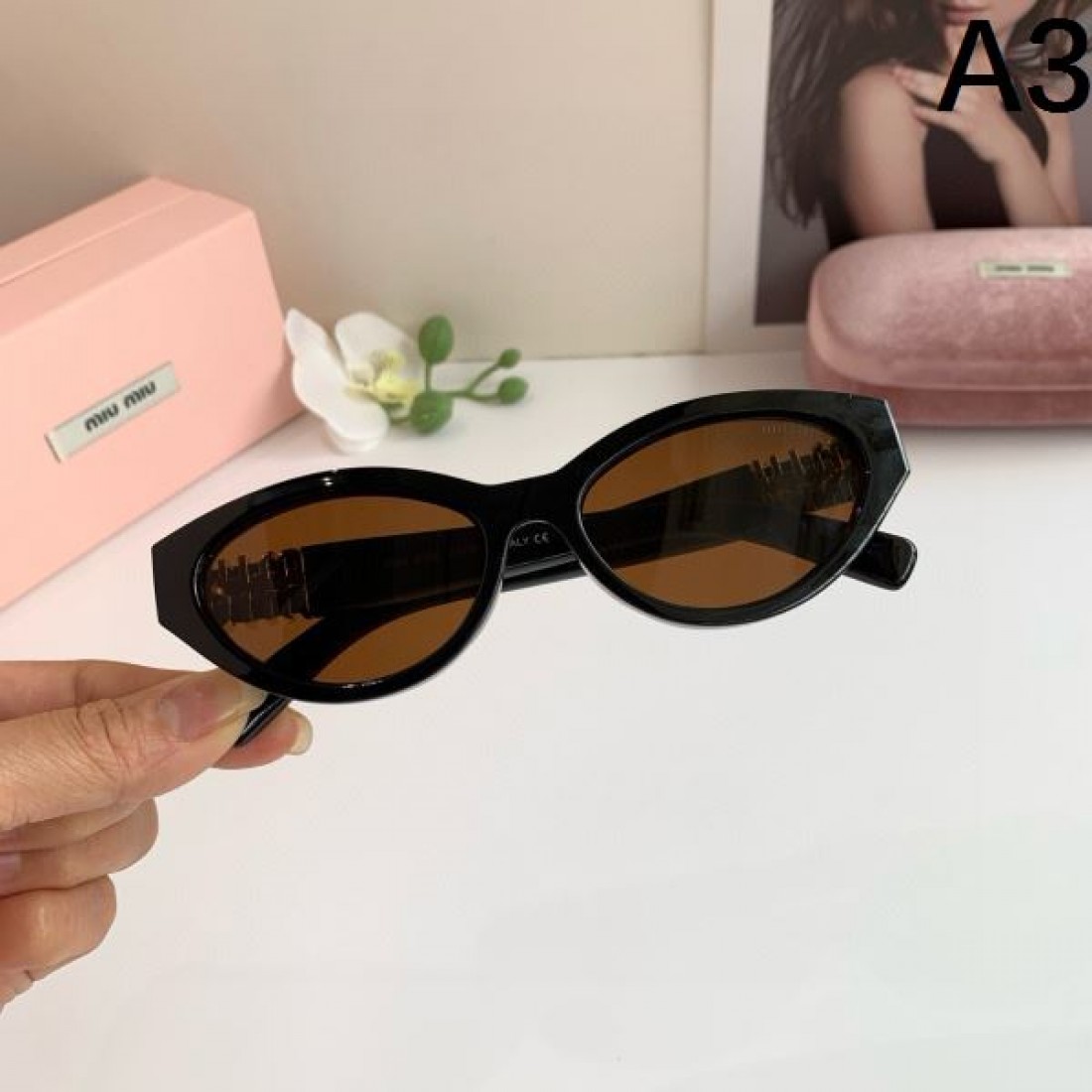 プレイフルな 可愛らしい ポップな MIU MIU ミュウミュウ コピー サングラス 遊び心のある 