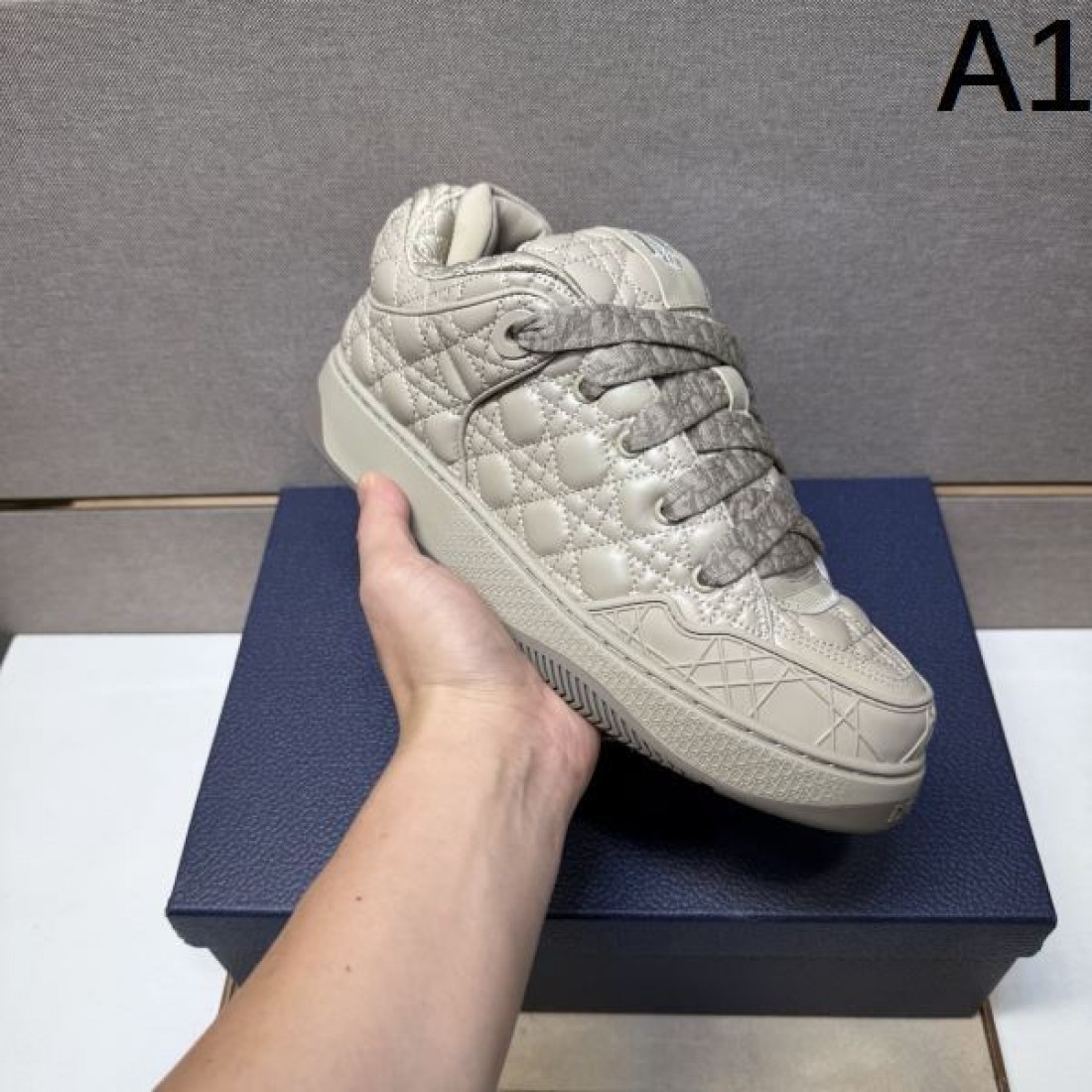 都会的 クール ディオール DIOR コピー カジュアルシューズ 高級感 洗練