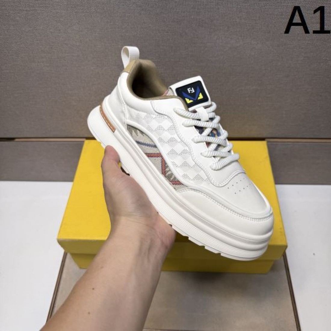 ラグジュアリー 軽量 フェンディ FENDI コピー カジュアルシューズ スマート 高評価
