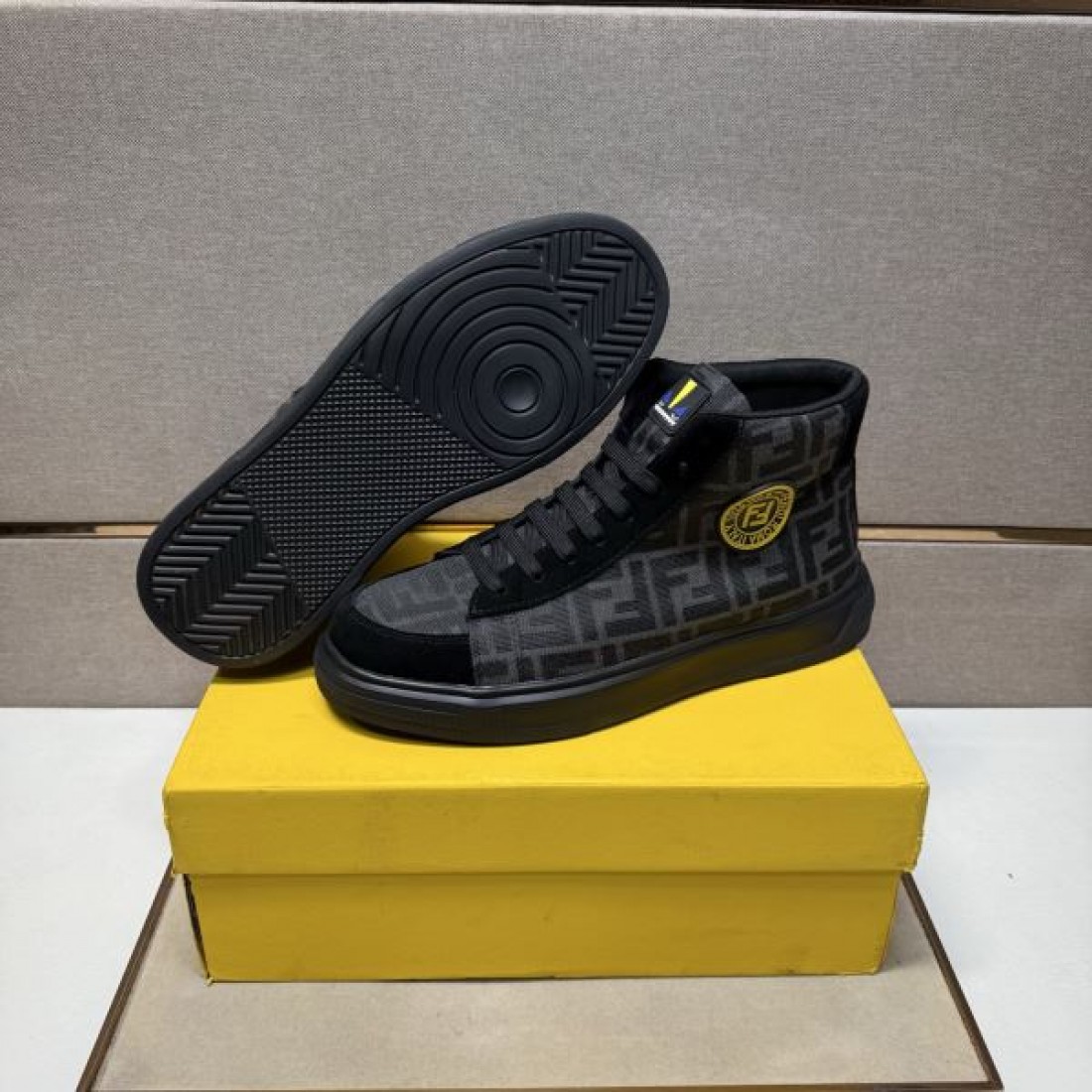 高級感 モダン フェンディ FENDI コピー カジュアルシューズ 快適 上品