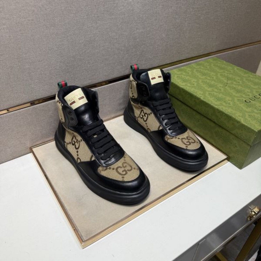 ビーズ エンブレム プレステージ グッチ GUCCI コピー カジュアルシューズ 華麗