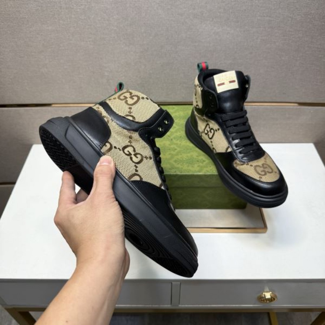 ビーズ エンブレム プレステージ グッチ GUCCI コピー カジュアルシューズ 華麗