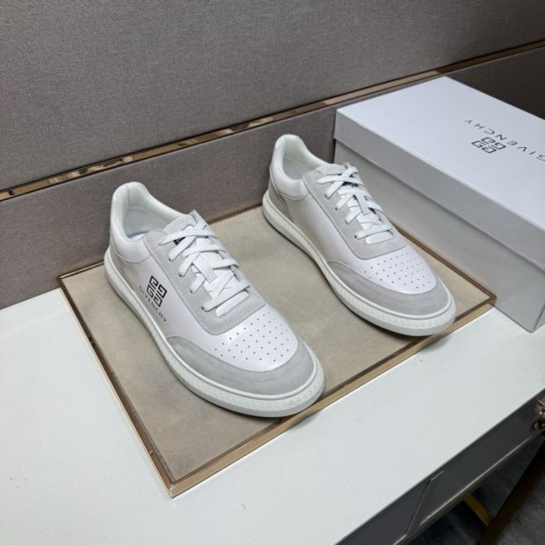 4Gロゴ ストリート モード GIVENCHY ジバンシィ コピー カジュアルシューズ 洗練 