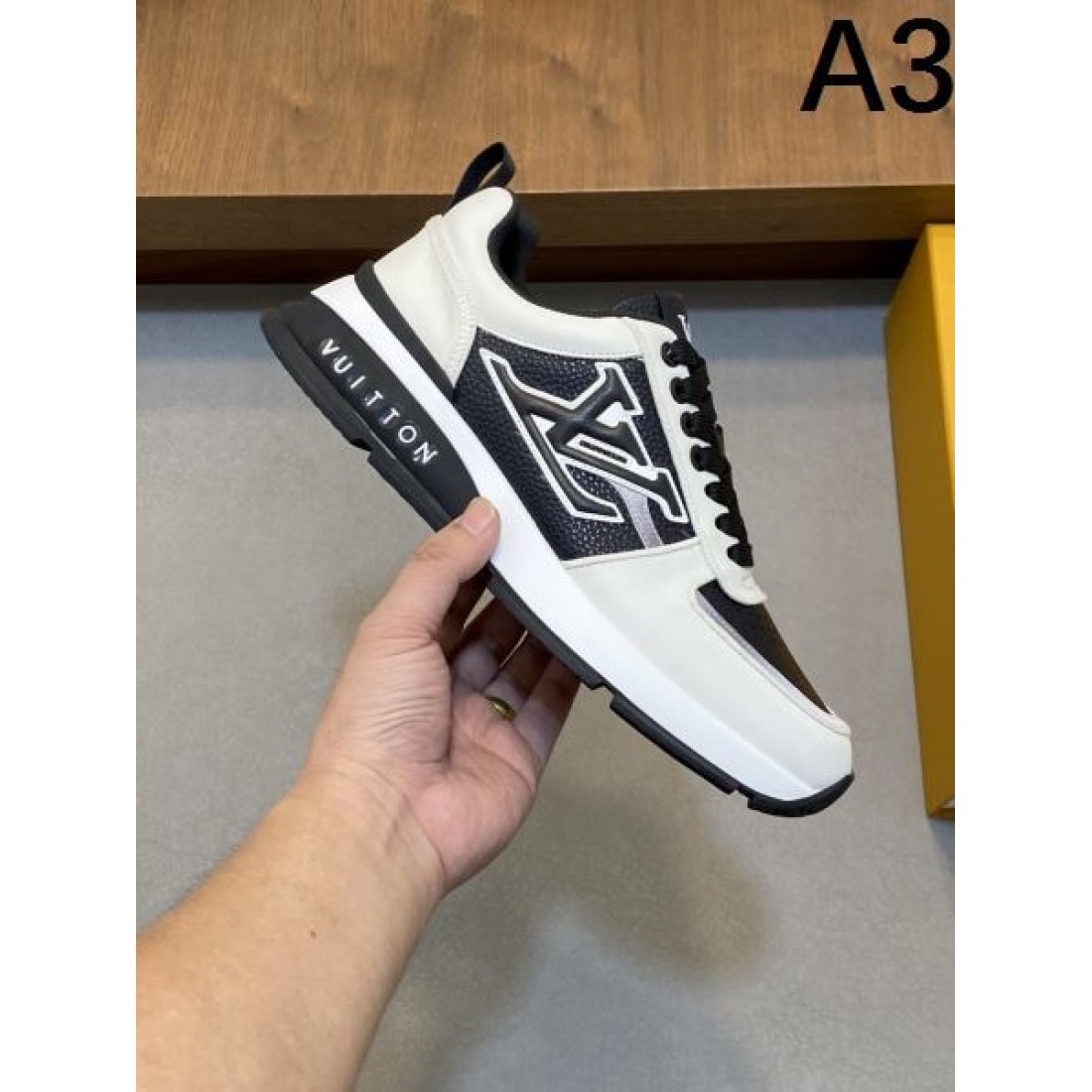 トラベル コンシャス モダン LOUIS VUITTON ルイヴィトン コピー カジュアルシューズ 都会的