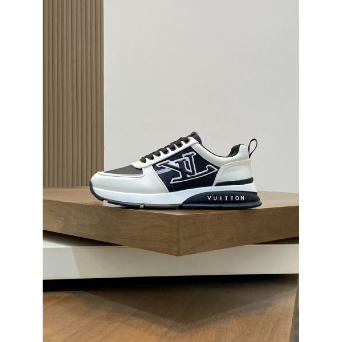 トラベル コンシャス モダン LOUIS VUITTON ルイヴィトン コピー カジュアルシューズ 都会的