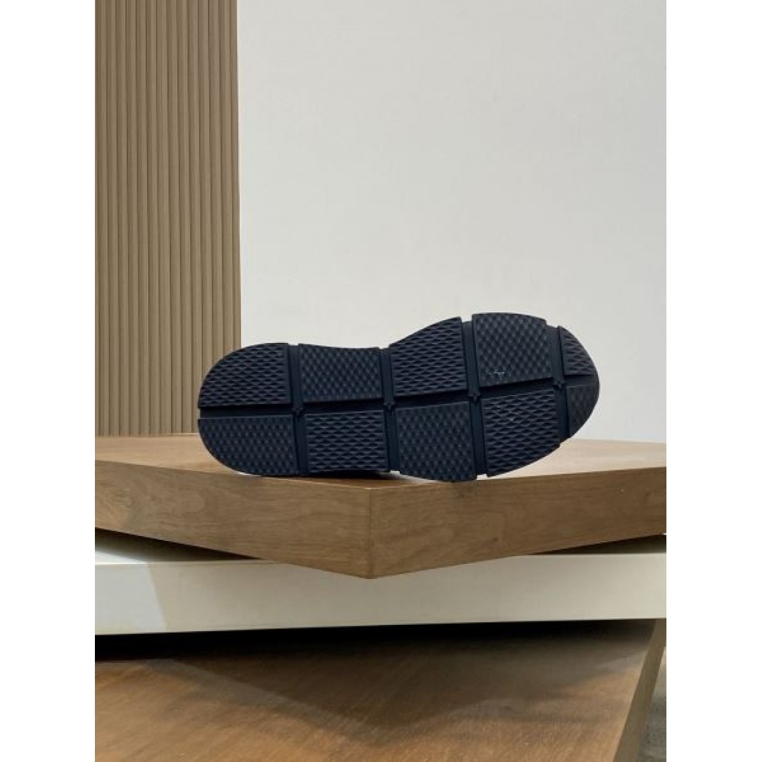 トラベル コンシャス モダン LOUIS VUITTON ルイヴィトン コピー カジュアルシューズ 都会的