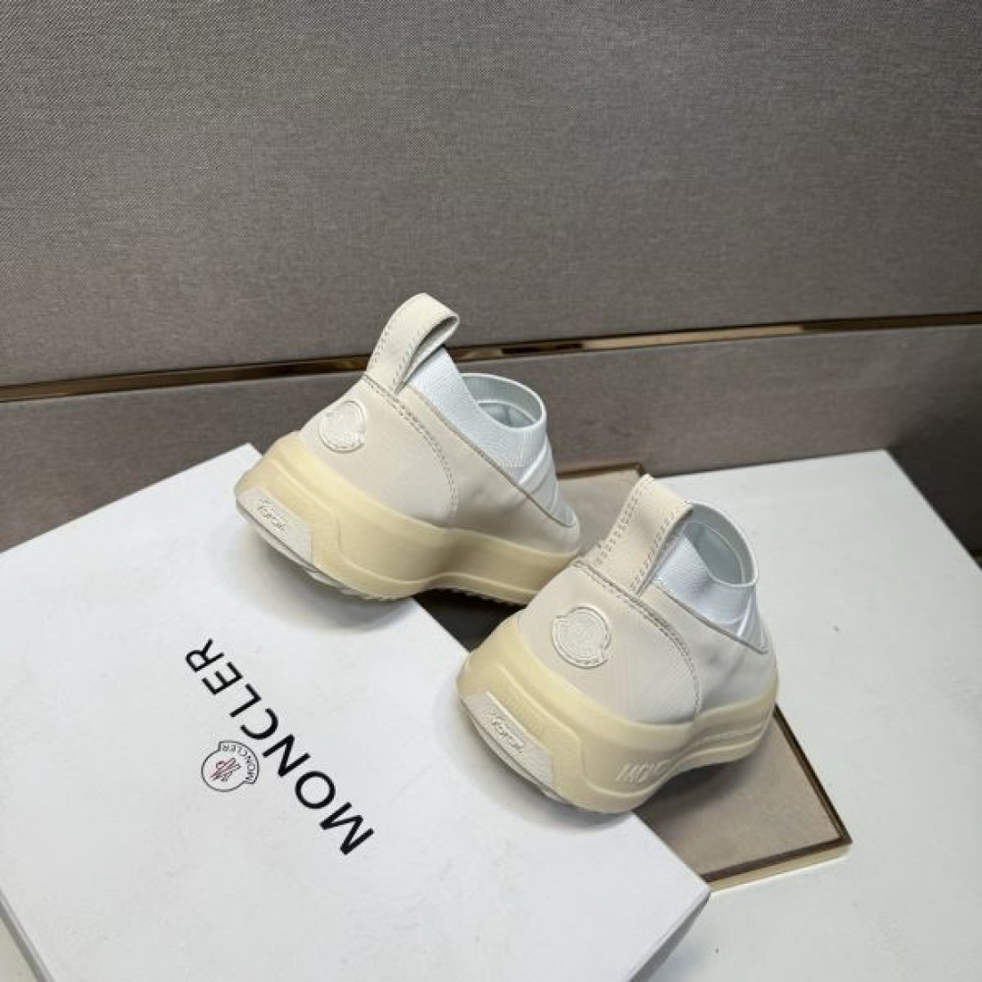 アルペン テクニカル 高性能 MONCLER モンクレール コピー カジュアルシューズ 軽量 快適 機能的